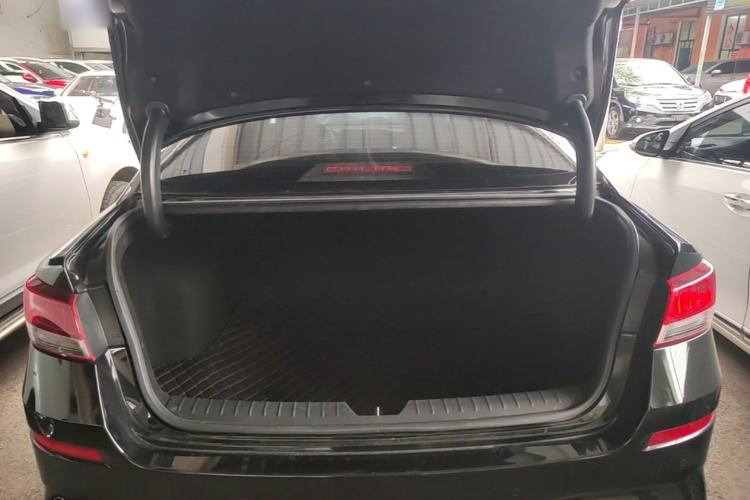 Used Kia K5 2019 Pro 1.6T Automatic Luxury Edition China VI Standard Trunk