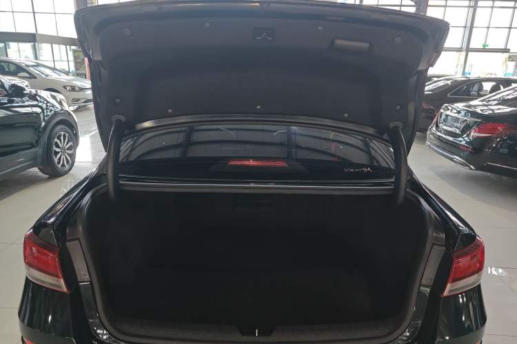 Used Kia K5 2019 Pro 1.6T Automatic Luxury Edition China VI Standard Trunk