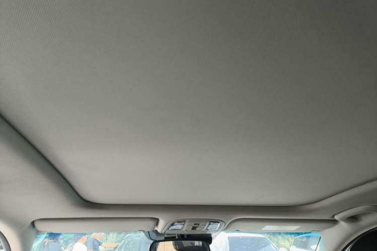 Used Kia K5 2019 Pro 1.6T Automatic Luxury Edition China VI Standard Headliner