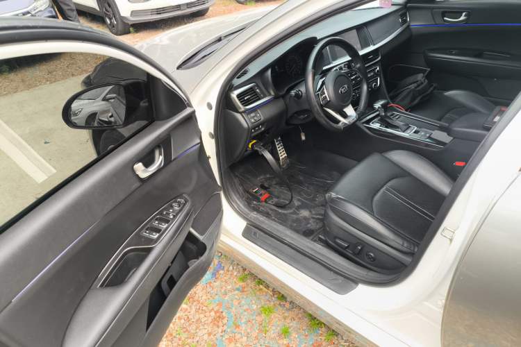Used Kia K5 2019 Pro 1.6T Automatic Luxury Edition China VI Standard Interior 3