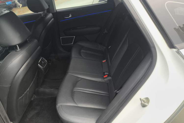 Used Kia K5 2019 Pro 1.6T Automatic Luxury Edition China VI Standard Interior 4