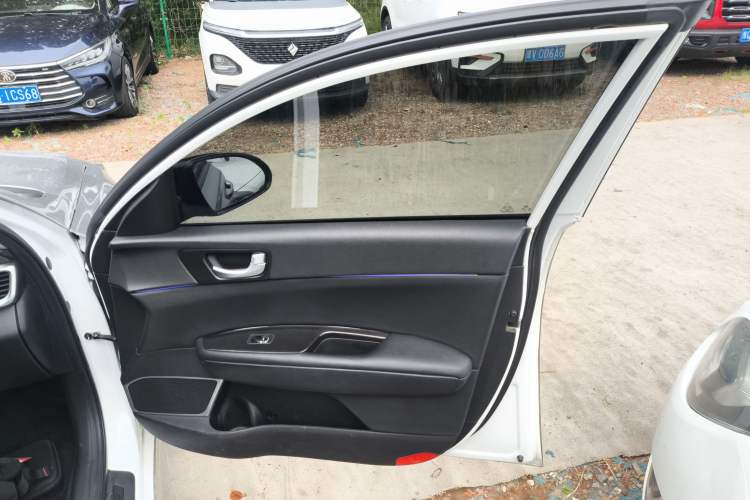 Used Kia K5 2019 Pro 1.6T Automatic Luxury Edition China VI Standard Interior 5