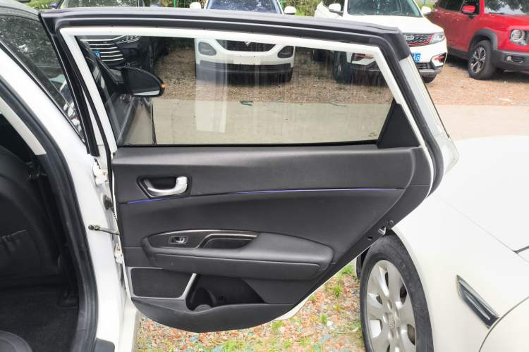 Used Kia K5 2019 Pro 1.6T Automatic Luxury Edition China VI Standard Interior 6