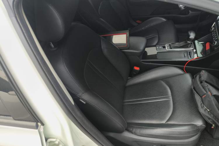 Used Kia K5 2019 Pro 1.6T Automatic Luxury Edition China VI Standard Right Front Seat