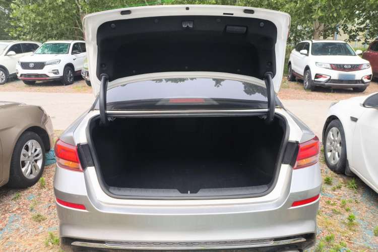 Used Kia K5 2019 Pro 1.6T Automatic Luxury Edition China VI Standard Trunk