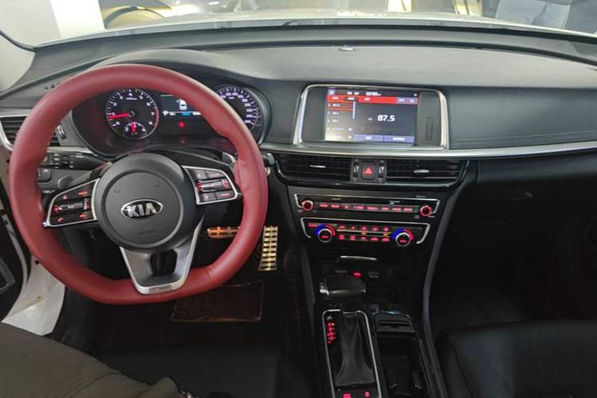 Used Kia K5 2019 Pro 1.6T Automatic Luxury Edition China VI Standard Center Console