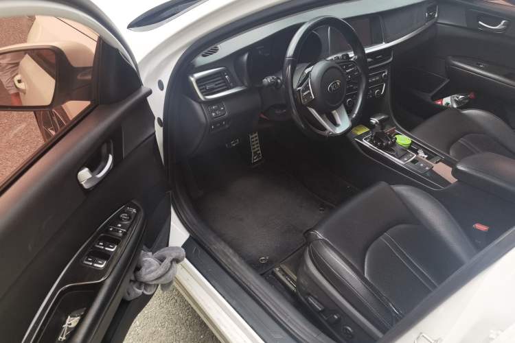 Used Kia K5 2019 Pro 2.0L Automatic Luxury Edition China V Standard Driver Seat