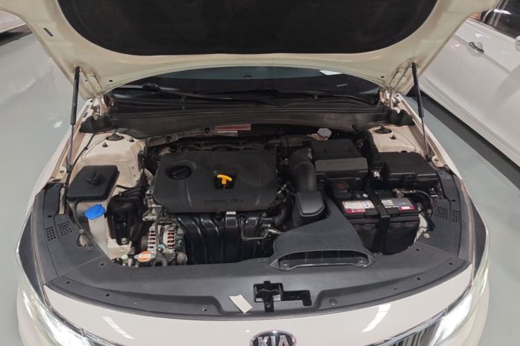 Used Kia K5 2019 Pro 2.0L Automatic Luxury Version China VI Standard Engine Bay
