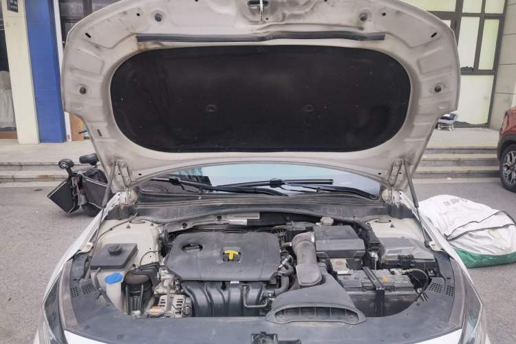 Used Kia K5 2019 Pro 2.0L Automatic Luxury Edition China V Standard Engine Bay