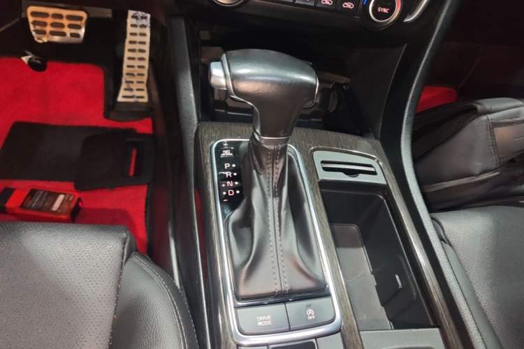 Used Kia K5 2019 Pro 2.0L Automatic Luxury Version China VI Standard Gear Lever