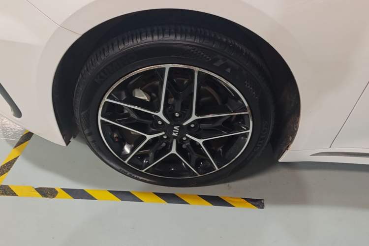 Used Kia K5 2019 Pro 2.0L Automatic Luxury Version China VI Standard Left Front Wheel Hub