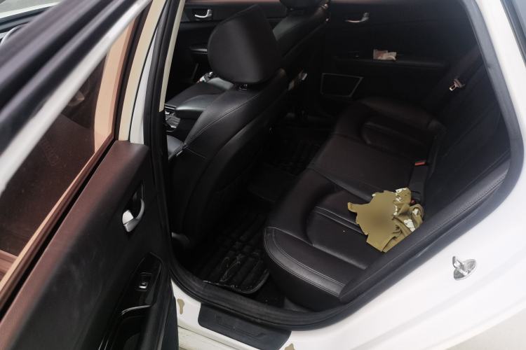 Used Kia K5 2019 Pro 2.0L Automatic Luxury Edition China V Standard Left Rear Seat