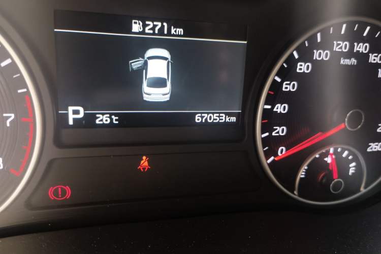 Used Kia K5 2019 Pro 2.0L Automatic Luxury Edition China V Standard Odometer Close Up