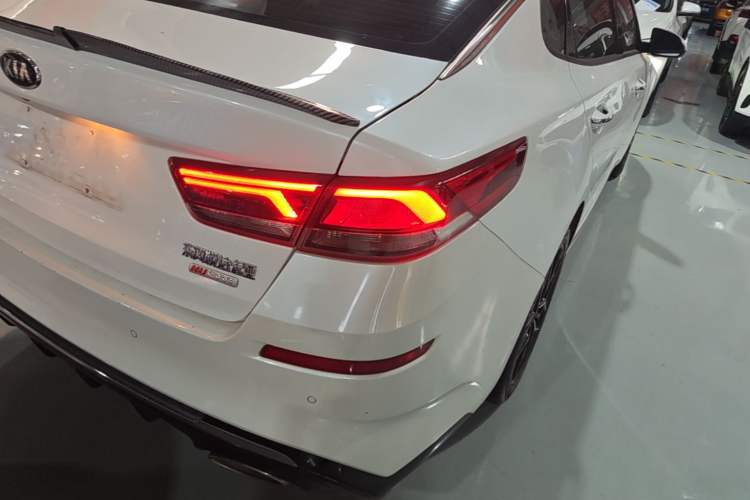 Used Kia K5 2019 Pro 2.0L Automatic Luxury Version China VI Standard Right Rear Taillight