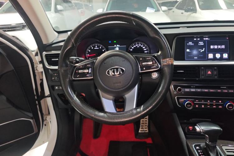 Used Kia K5 2019 Pro 2.0L Automatic Luxury Version China VI Standard Steering Wheel