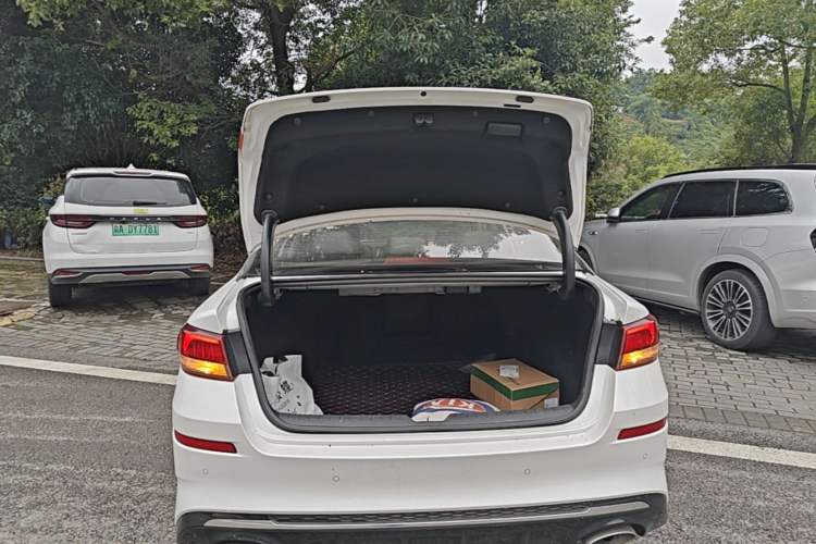 Used Kia K5 2019 Pro 2.0L Automatic Luxury Edition China V Standard Trunk