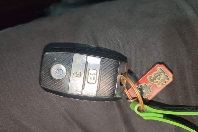 Used Kia K5 2019 Pro 2.0L Automatic Luxury Version China VI Standard Vehicle Key
