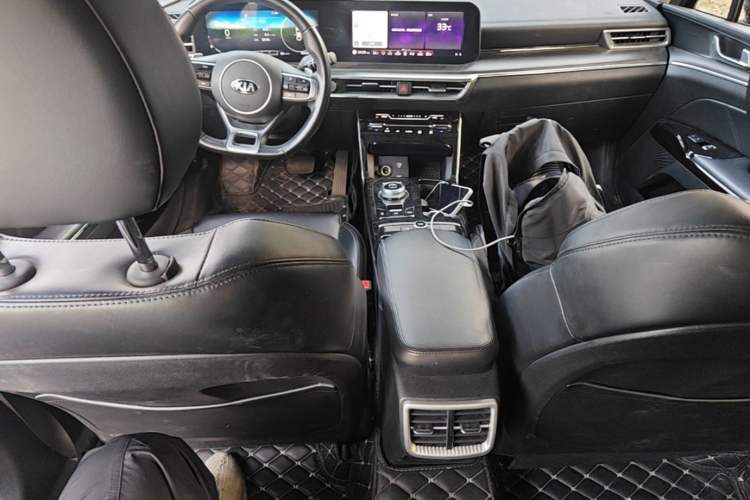 Used Kia K5 2020 270T CVVD Luxury Tech Edition Center Console