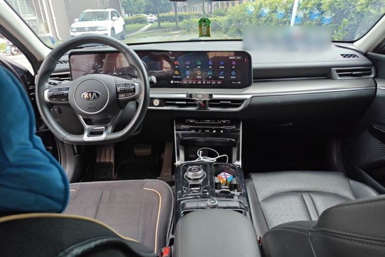 Used Kia K5 2020 270T CVVD Luxury Tech Edition Center Console