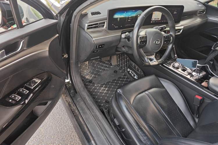 Used Kia K5 2020 270T CVVD Luxury Tech Edition Driver Seat