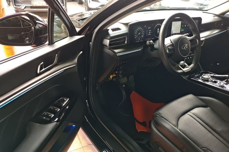 Used Kia K5 2020 270T CVVD Luxury Tech Edition Driver Seat
