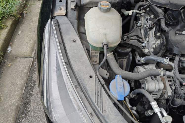 Used Kia K5 2020 270T CVVD Luxury Tech Edition Engine Bay Right