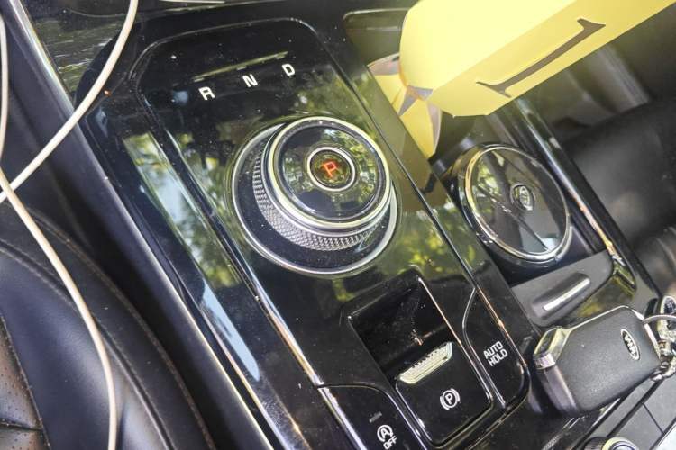 Used Kia K5 2020 270T CVVD Luxury Tech Edition Gear Lever