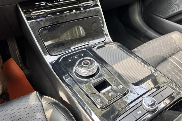 Used Kia K5 2020 270T CVVD Luxury Tech Edition Interior 8