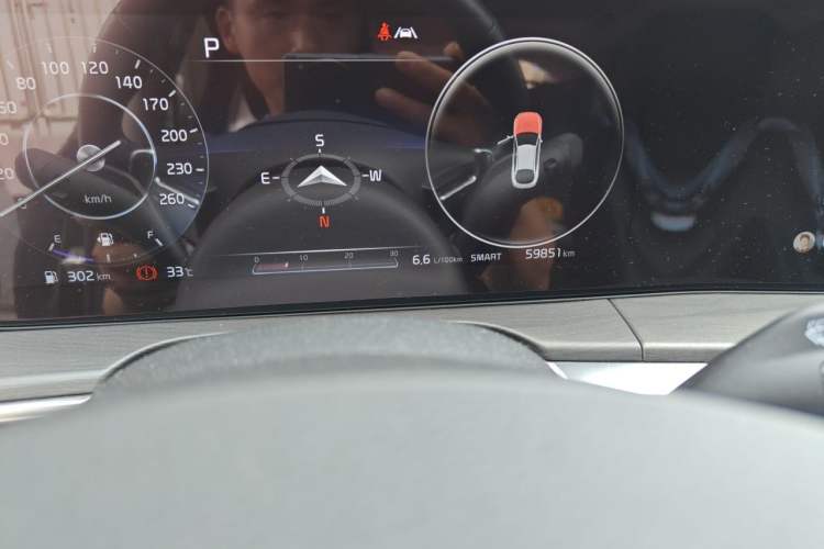 Used Kia K5 2020 270T CVVD Luxury Tech Edition Odometer Close Up