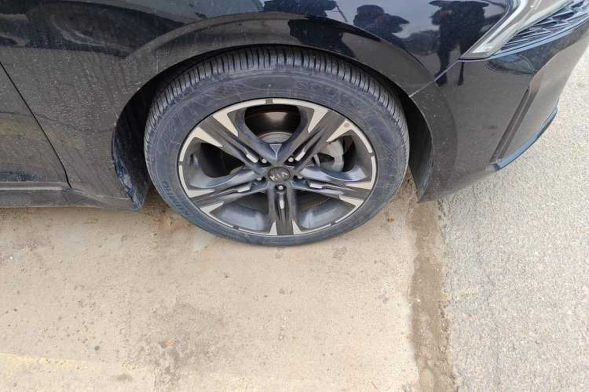 Used Kia K5 2020 270T CVVD Luxury Edition Right Front Wheel Hub