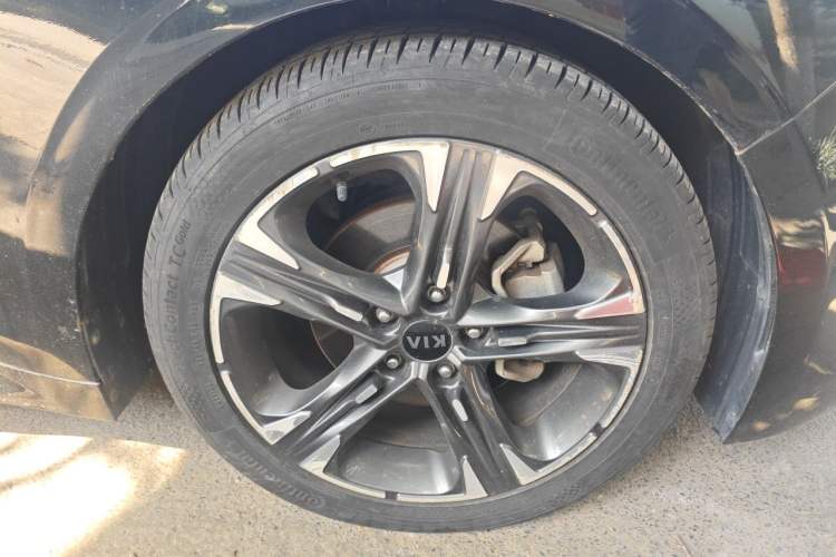 Used Kia K5 2020 270T CVVD Luxury Tech Edition Right Front Wheel Hub