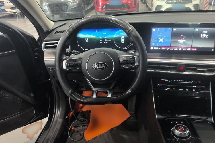Used Kia K5 2020 270T CVVD Luxury Tech Edition Steering Wheel