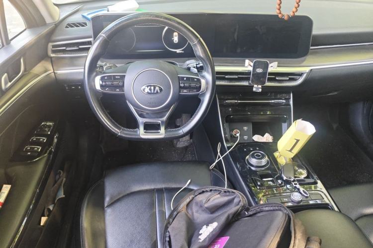Used Kia K5 2020 270T CVVD Luxury Tech Edition Steering Wheel