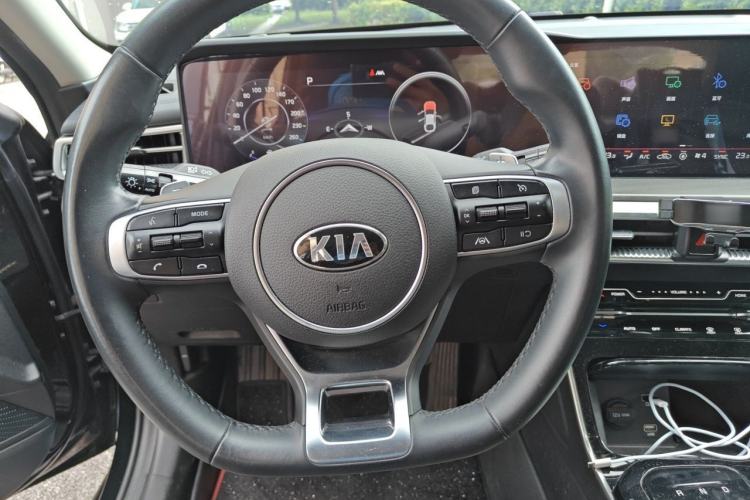 Used Kia K5 2020 270T CVVD Luxury Tech Edition Steering Wheel