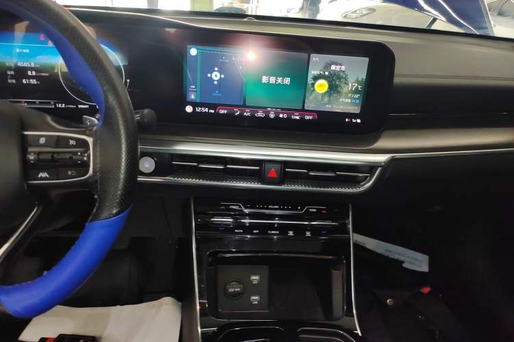 Used Kia K5 2020 270T CVVD Luxury Tech Edition Audio And AC Panel