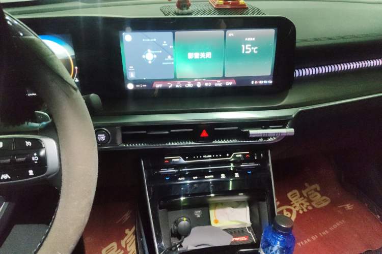 Used Kia K5 2020 270T CVVD Luxury Tech Edition Audio And AC Panel