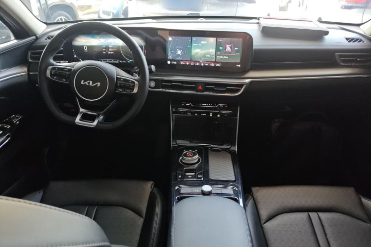 Used Kia K5 2020 270T CVVD Luxury Tech Edition Center Console