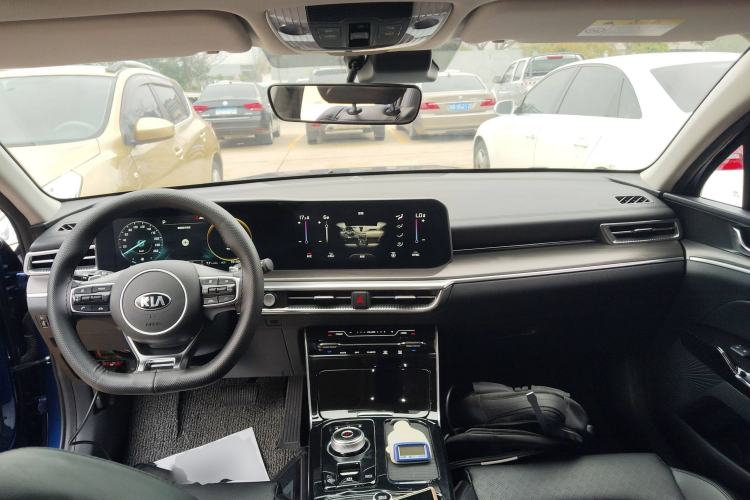 Used Kia K5 2020 270T CVVD Luxury Tech Edition Center Console