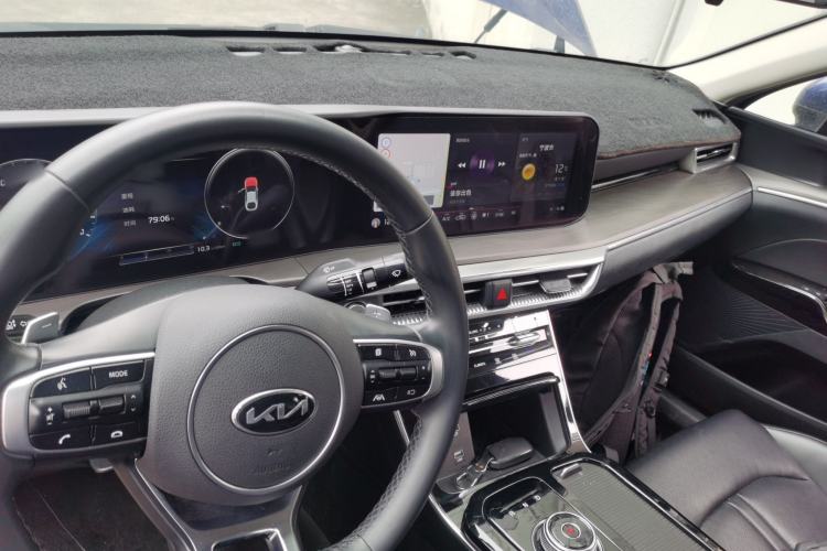 Used Kia K5 2020 270T CVVD Luxury Tech Edition Center Console