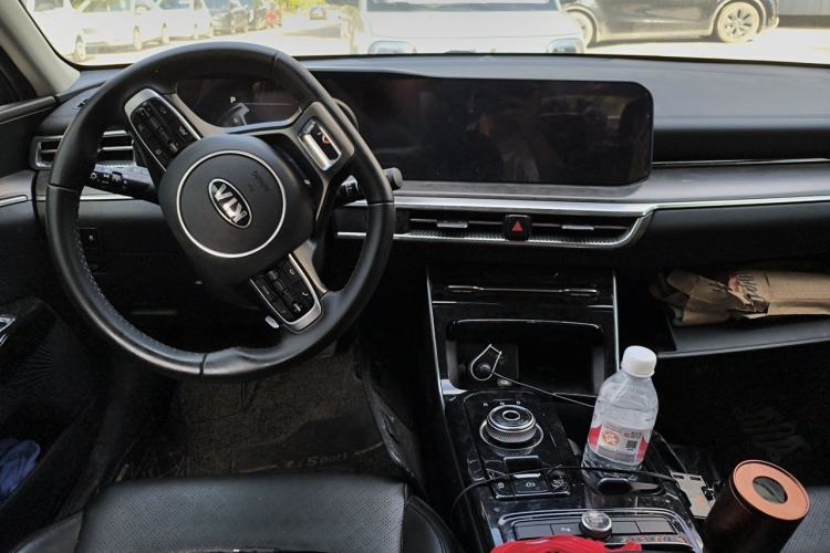 Used Kia K5 2020 270T CVVD Luxury Tech Edition Center Console