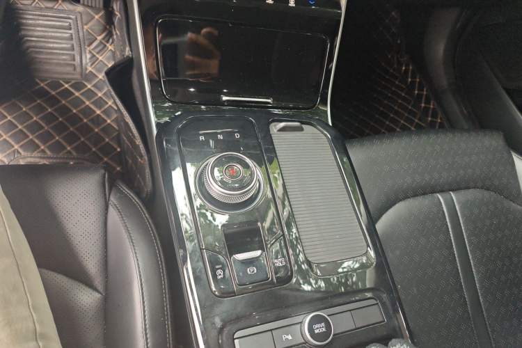 Used Kia K5 2020 270T CVVD Luxury Tech Edition Gear Lever