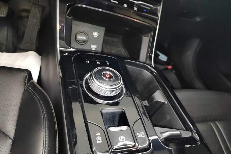 Used Kia K5 2020 270T CVVD Luxury Tech Edition Gear Lever