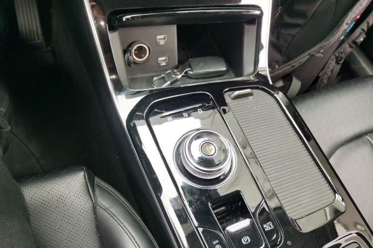 Used Kia K5 2020 270T CVVD Luxury Tech Edition Gear Lever