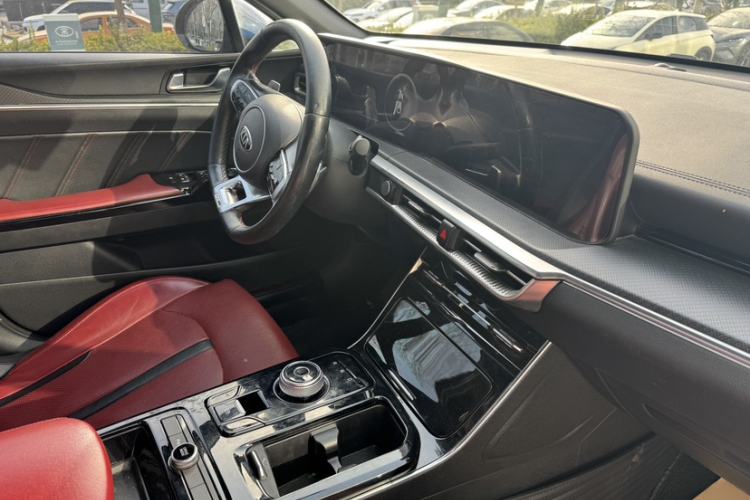 Used Kia K5 2020 380T GT-Line Premium Edition Interior 5