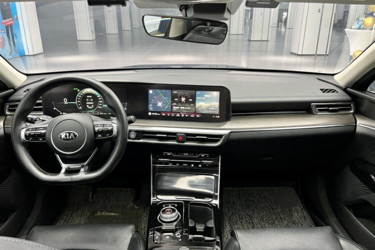 Used Kia K5 2020 270T CVVD Luxury Tech Edition Interior 6