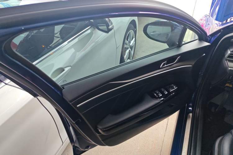 Used Kia K5 2020 270T CVVD Luxury Tech Edition Left Front Door Interior