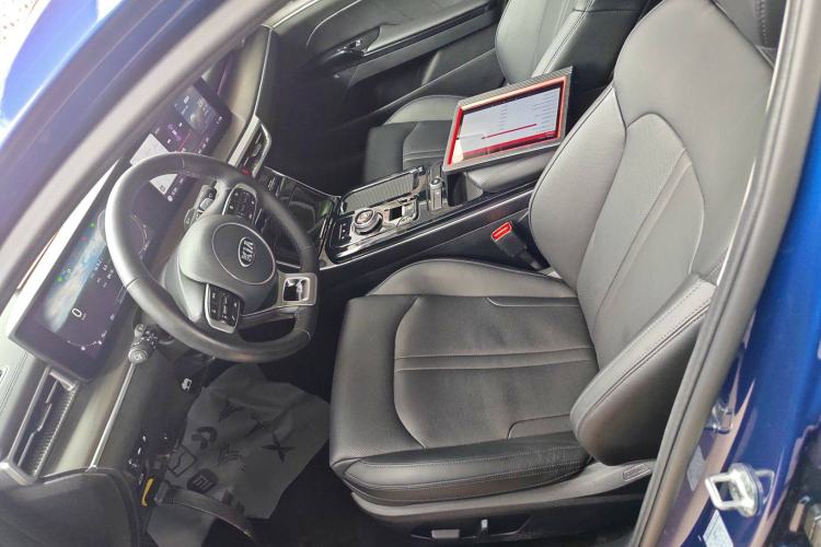 Used Kia K5 2020 270T CVVD Luxury Tech Edition Left Front Seat