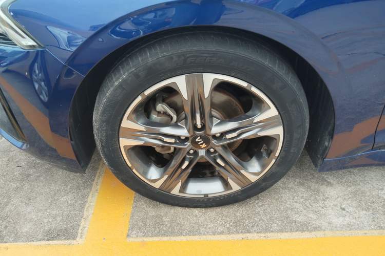 Used Kia K5 2020 270T CVVD Luxury Tech Edition Left Front Wheel Hub