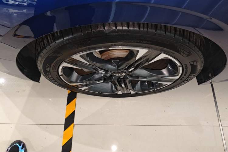 Used Kia K5 2020 270T CVVD Luxury Edition Left Front Wheel Hub