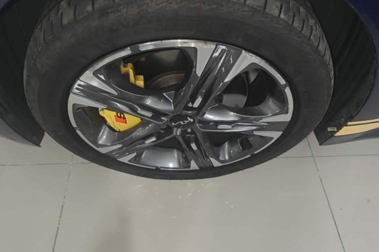 Used Kia K5 2020 380T GT-Line Prestige Tech Edition Left Front Wheel Hub